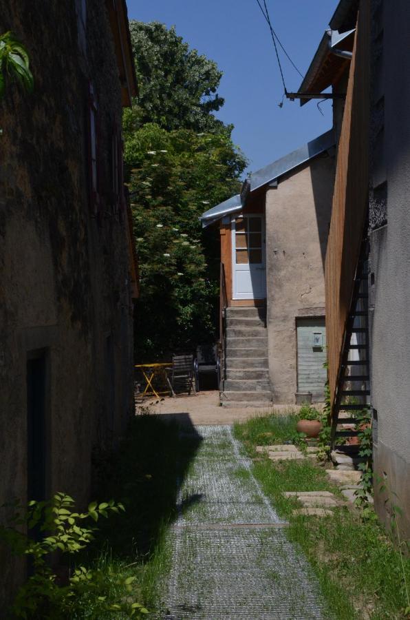 Les Du Passage: Le Nid Apartment *